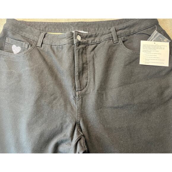 Dream Jeanne by Quacker Factory Women's Pull‎ On Crop Pants Stretch Black 18W - Picture 4 of 10